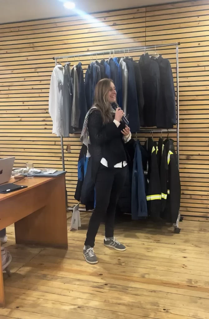 Equipos de marketing, postventa y textil de USHOP compartiendo en una jornada
